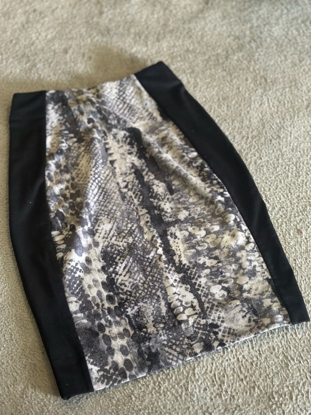Mossimo Supply Co. Black & Gray Snake-Print Pencil Skirt